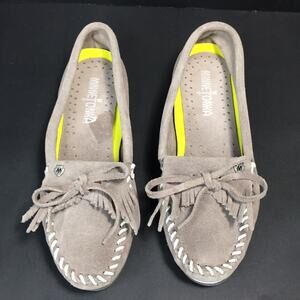 Minnetonka Kilty Plus‎ Hard sole Moccasins Gray Suede Women's Size 6